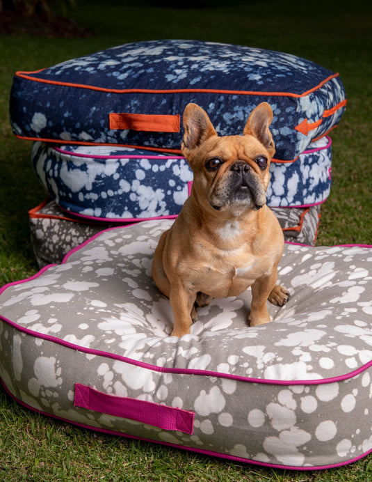 Cama manchas gris y rosado