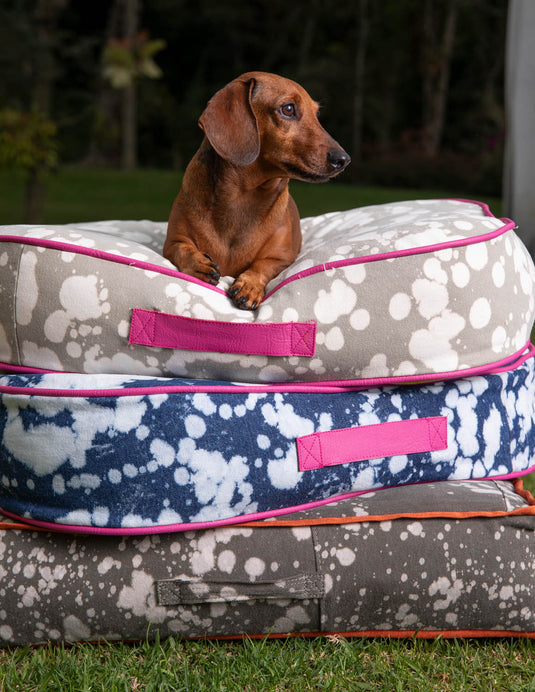 Cama manchas gris y rosado