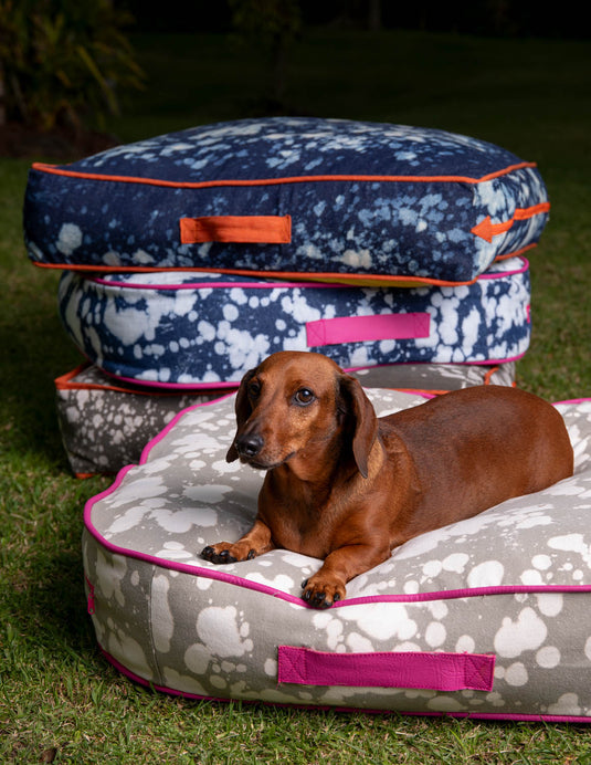 Cama manchas gris y rosado