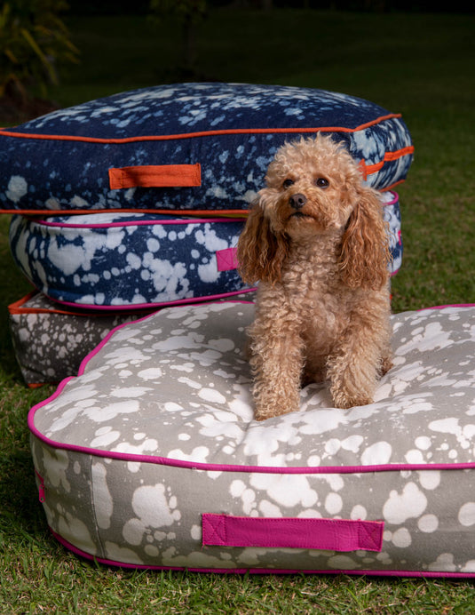 Cama manchas gris y rosado