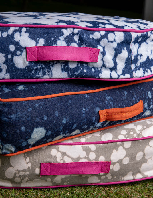 Cama manchas indigo y rosado