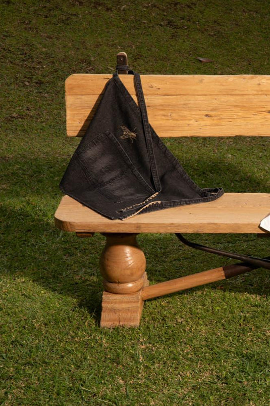 Delantal corto denim negro